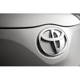 Αυτοκόλλητο σήμα χρωμίου Toyota 14x9,5cm Αυτοκόλλητο σήμα χρωμίου Toyota 14x9,5cm