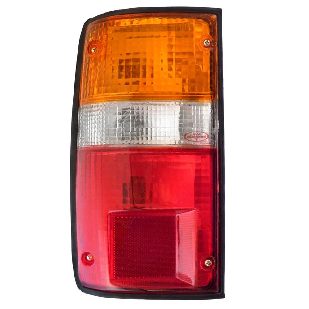 Πίσω φανάρι Toyota Hilux RN85/YN85/LN85/YN110/LN110 1988-1997 αριστερό 1τμχ Πίσω φανάρι Toyota Hilux RN85/YN85/LN85/YN110/LN110 1988-1997 αριστερό 1τμχ