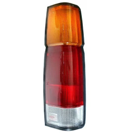 Πίσω φανάρι Nissan D21 1986-1996 40cm δεξί 1τμχ Πίσω φανάρι Nissan D21 1986-1996 40cm δεξί 1τμχ