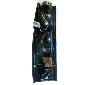Πίσω φανάρι Nissan D21 1986-1996 40cm δεξί 1τμχ Πίσω φανάρι Nissan D21 1986-1996 40cm δεξί 1τμχ