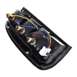 Mazda B2500 1997-2003 πίσω φανάρι δεξί 1τμχ Mazda B2500 1997-2003 πίσω φανάρι δεξί 1τμχ
