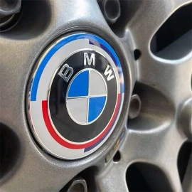 Καπάκι κέντρου ζάντας BMW 50th anniversary 68mm 1τμχ Καπάκι κέντρου ζάντας BMW 50th anniversary 68mm 1τμχ