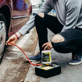 Κομφλέρ αέρος - κομπρεσέρ Man Resq Tire Rep Kit 450ml (71-051) Κομφλέρ αέρος - κομπρεσέρ Man Resq Tire Rep Kit 450ml (71-051)