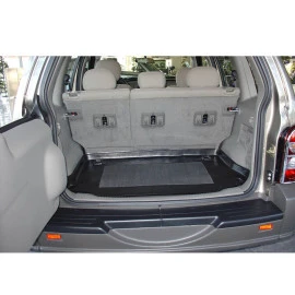 Πατάκι - σκαφάκι πορτ μπαγκάζ για Jeep Cherokee III (KJ)  (2001-2007) - 1τμχ Πατάκι - σκαφάκι πορτ μπαγκάζ για Jeep Cherokee III (KJ)  (2001-2007) - 1τμχ