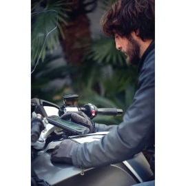 Θήκη κινητού Hard Case της σειράς Optiline Universal εφαρμογής για κινητά με μέγιστες διαστάσεις 78 x 165 mm, συμβατή με βάσεις στήριξης κινητού Optiline για μηχανή με σύστημα Duolock