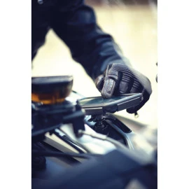 Θήκη κινητού Hard Case της σειράς Optiline Universal εφαρμογής για κινητά με μέγιστες διαστάσεις 78 x 165 mm, συμβατή με βάσεις στήριξης κινητού Optiline για μηχανή με σύστημα Duolock