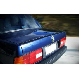 Lip spoiler για πορτ - μπαγκάζ για BMW E30 Lip spoiler για πορτ - μπαγκάζ για BMW E30