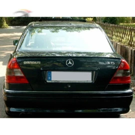 Lip spoiler για πορτ - μπαγκάζ για Mercedes W202 Lip spoiler για πορτ - μπαγκάζ για Mercedes W202